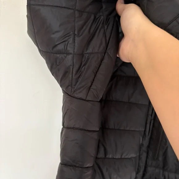 **SOLD*** Patagonia Woman’s Puffer Radalie Insulated Jacket Size XS Black - Picture 7 of 14